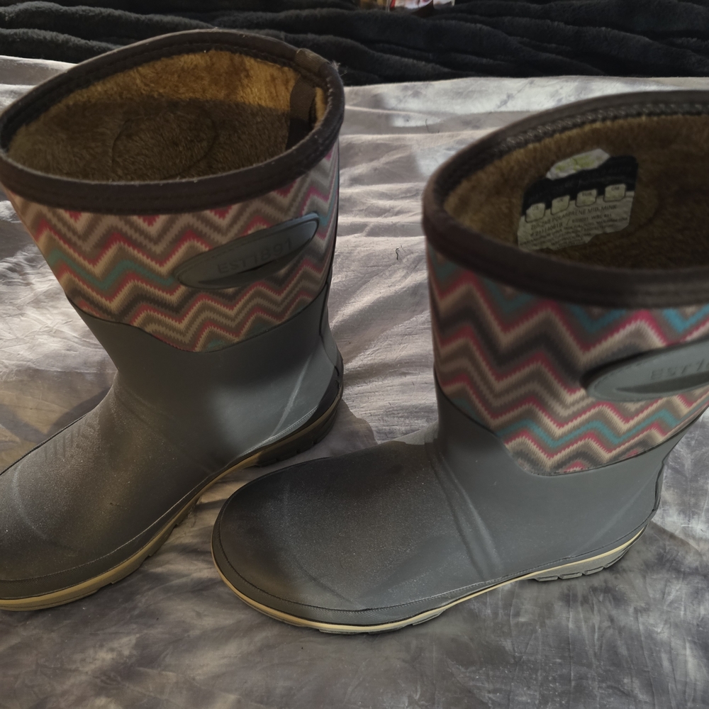 Western Chief Gray Winter Rain Boots with Waterproof Design